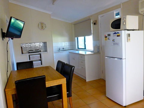 Lazy Lobster Holiday Units & Chalets - Accommodation Daintree 24