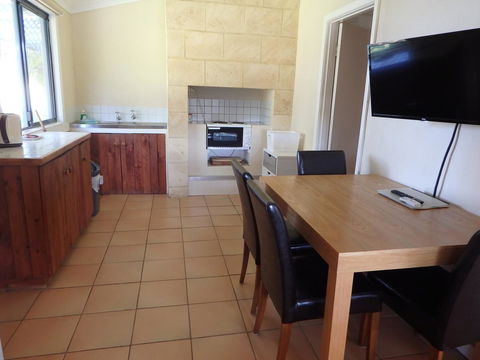 Lazy Lobster Holiday Units & Chalets - Accommodation Daintree 4