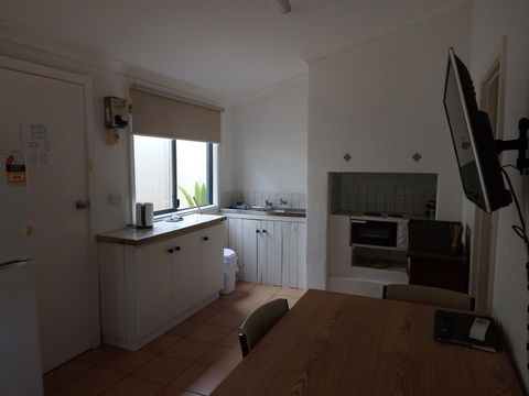 Lazy Lobster Holiday Units & Chalets - Accommodation Daintree 16