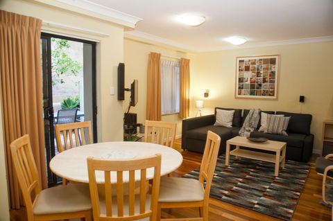 Perth Short Stays - Accommodation Daintree 13