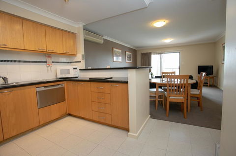 Perth Short Stays - Accommodation Daintree 11