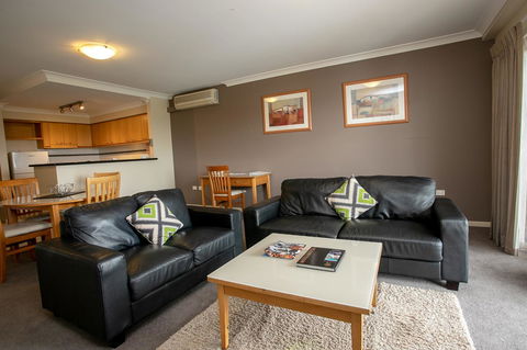 Perth Short Stays - Accommodation Daintree 12