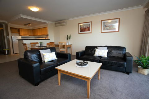 Perth Short Stays - Accommodation Daintree 6