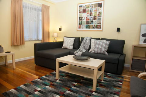 Perth Short Stays - Accommodation Daintree 15