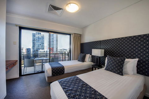 Mantra On Hay Perth - Accommodation Daintree 13