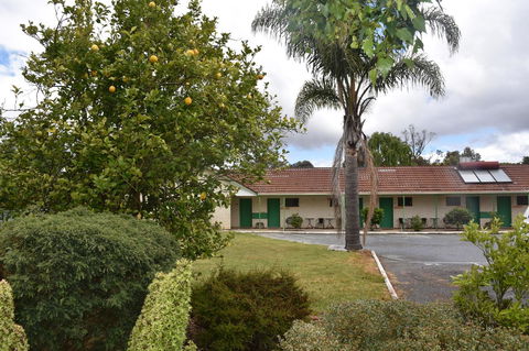 Mount Barker Valley Views Motel & Chalets, Western Australia - Accommodation Daintree 23