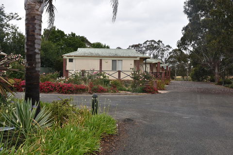 Mount Barker Valley Views Motel & Chalets, Western Australia - Accommodation Daintree 32