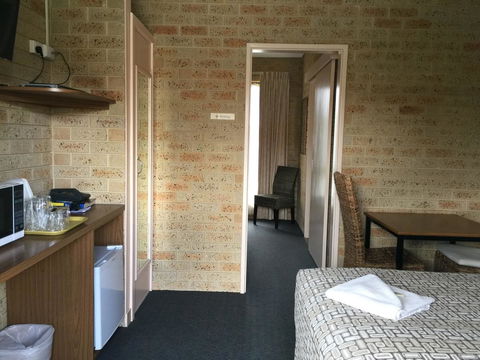 Mount Barker Valley Views Motel & Chalets, Western Australia - Accommodation Daintree 9
