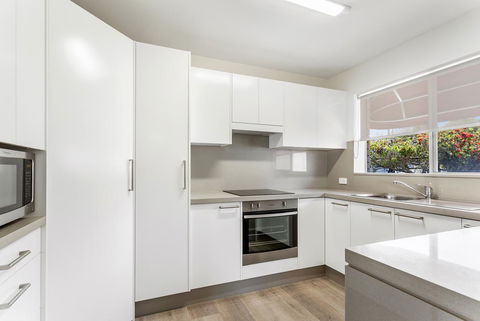 Laman Lodge, Unit 2, 15 Laman Street - Accommodation Daintree 7