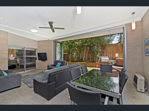 Crescent Head Spa Villa - Accommodation Daintree 12