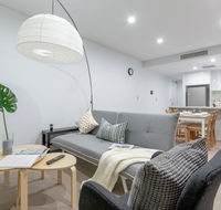 Inner City Stylish apt Walk to Green Square - Accommodation Daintree