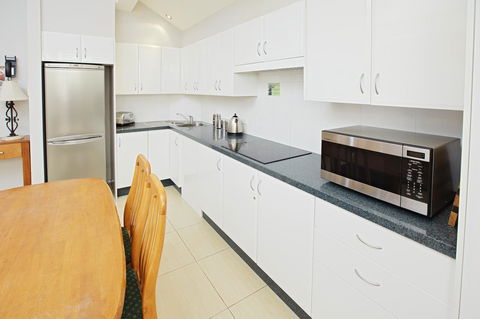 Jesmond Executive Villas - Accommodation Daintree 24