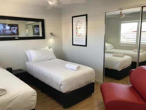 Jesmond Executive Villas - Accommodation Daintree 3