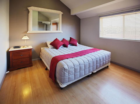 Jesmond Executive Villas - Accommodation Daintree 33