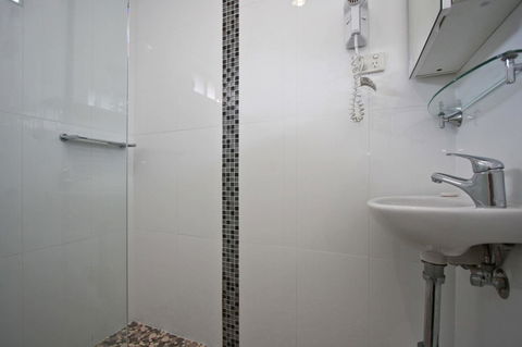 Jesmond Executive Villas - Accommodation Daintree 11