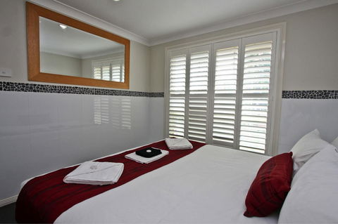 Jesmond Executive Villas - Accommodation Daintree 10
