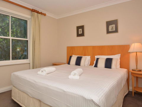 Villa Executive 2br Cypress DS Located Within Cypress Lakes Resort - Accommodation Daintree 3