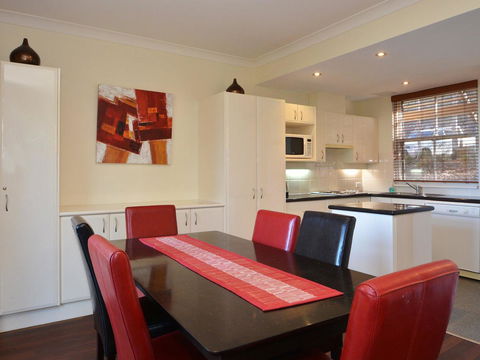 Villa Executive 2br Cypress DS Located Within Cypress Lakes Resort - Accommodation Daintree 6