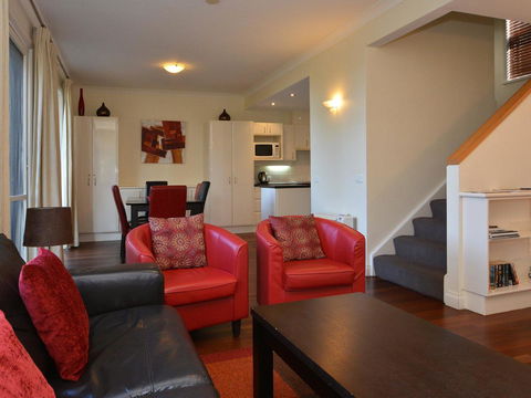 Villa Executive 2br Cypress DS Located Within Cypress Lakes Resort - Accommodation Daintree 1