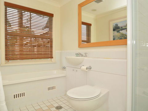 Villa Executive 2br Cypress DS Located Within Cypress Lakes Resort - Accommodation Daintree 12