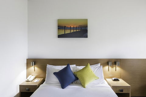 Metro Hotel Miranda - Accommodation Daintree 2