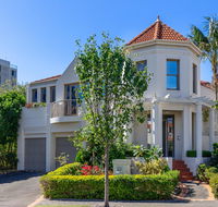 Kensington Self-Contained Modern House 89BROM - Accommodation Daintree
