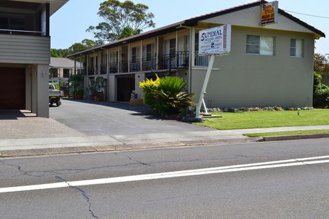 Sundial Holiday Units - Accommodation Daintree 11