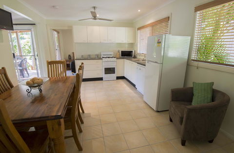 The Palms At Avoca - Accommodation Daintree 3