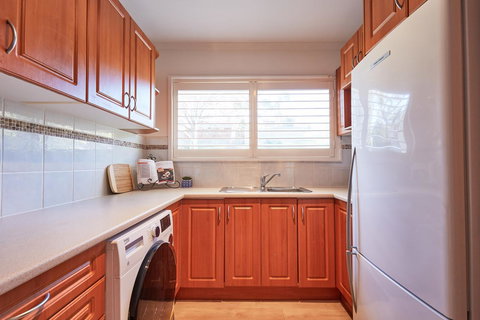 Bright And Spacious Family Home With Leafy Deck - Accommodation Daintree 18