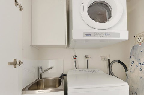 Wyndel Apartments Neutral Bay - Military - Accommodation Daintree 11