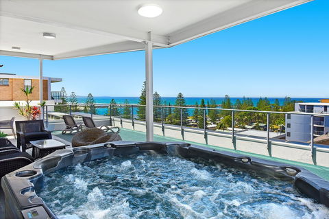 Macquarie Waters Boutique Apartment Hotel - Accommodation Daintree 0