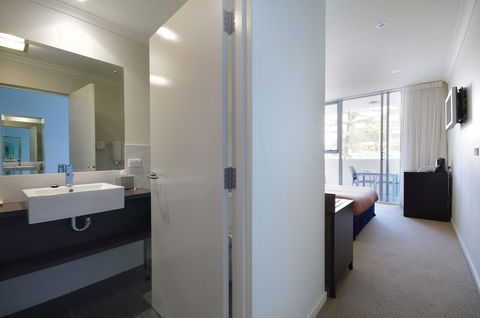 Macquarie Waters Boutique Apartment Hotel - Accommodation Daintree 24