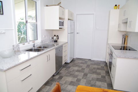 Fleur Cottage, 7 Willow Street - Accommodation Daintree 2