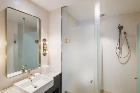 The William Inglis Mgallery - Accommodation Daintree 40