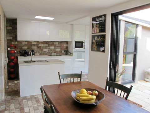 Apple Tree Cottage - Accommodation Daintree 4