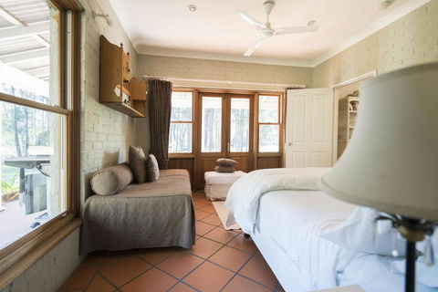 Thistle Hill Guesthouse - Walk To Many Wineries And Restaurants - Accommodation Daintree 36