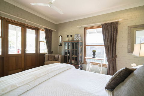 Thistle Hill Guesthouse - Walk To Many Wineries And Restaurants - Accommodation Daintree 25