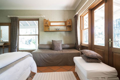 Thistle Hill Guesthouse - Walk To Many Wineries And Restaurants - Accommodation Daintree 39