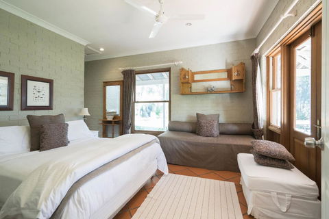 Thistle Hill Guesthouse - Walk To Many Wineries And Restaurants - Accommodation Daintree 35