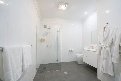 Thistle Hill Guesthouse - Walk To Many Wineries And Restaurants - Accommodation Daintree 42