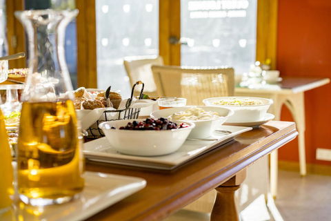Thistle Hill Guesthouse - Walk To Many Wineries And Restaurants - Accommodation Daintree 14