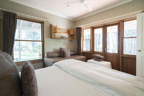 Thistle Hill Guesthouse - Walk To Many Wineries And Restaurants - Accommodation Daintree 37
