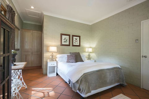 Thistle Hill Guesthouse - Walk To Many Wineries And Restaurants - Accommodation Daintree 27