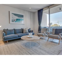 Oceanside Elegance At Superb Home Steps From Sand - Accommodation Daintree