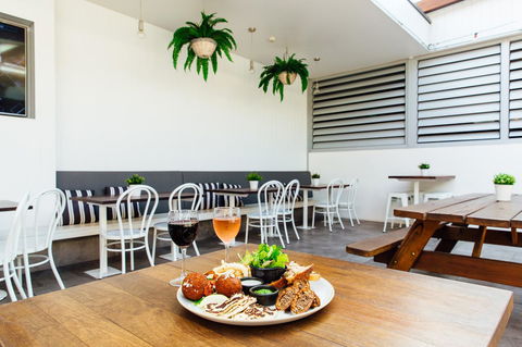 Coniston Hotel Wollongong - Accommodation Daintree 10
