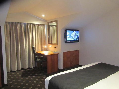Best Western Plus Goulburn - Accommodation Daintree 38