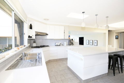 Neptune I Absolute Beachfront I Stunning Views - Accommodation Daintree 8
