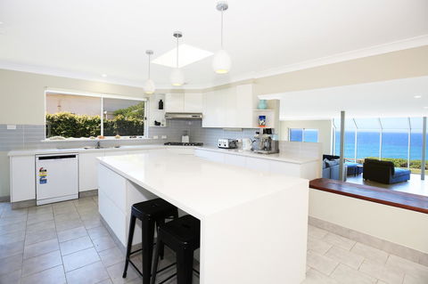 Neptune I Absolute Beachfront I Stunning Views - Accommodation Daintree 10