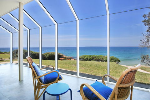 Neptune I Absolute Beachfront I Stunning Views - Accommodation Daintree 1