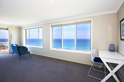 Neptune I Absolute Beachfront I Stunning Views - Accommodation Daintree 12